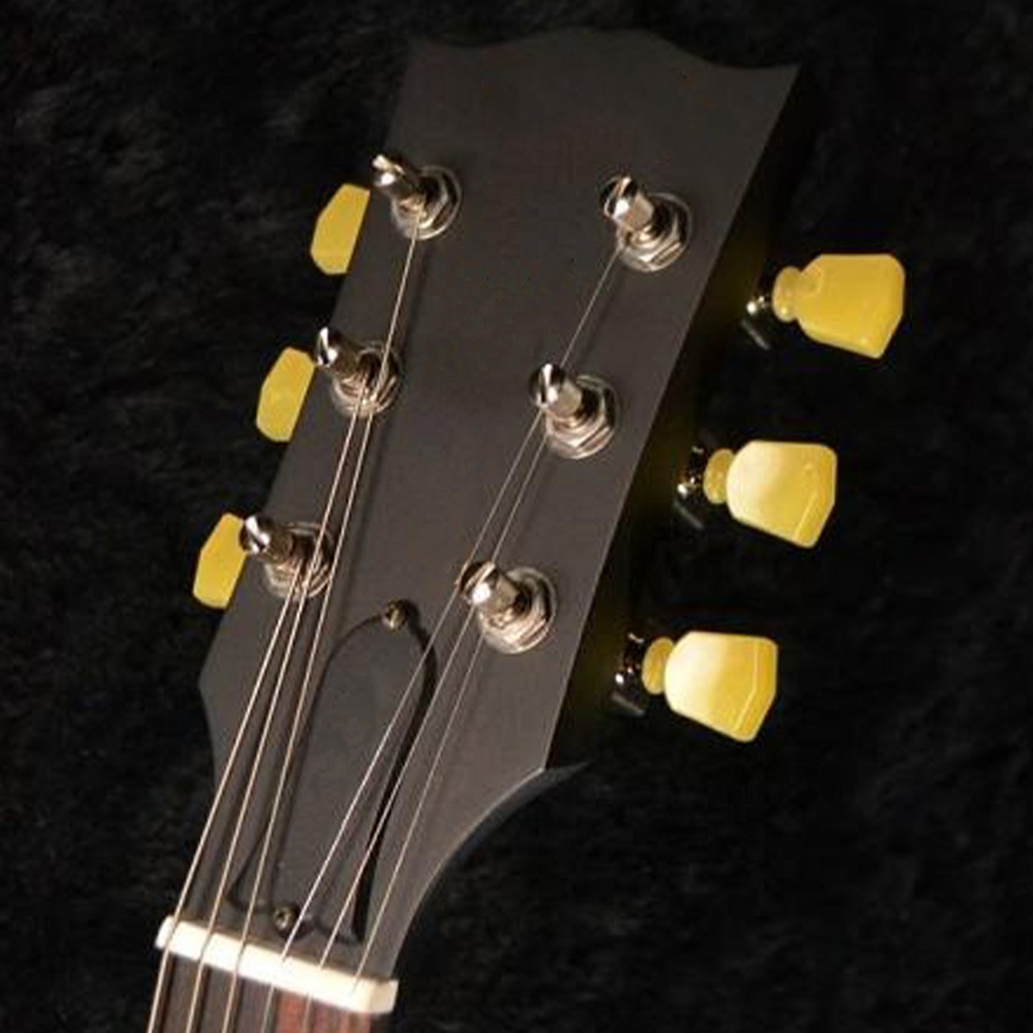 Retro Automatic Guitar Tuner – One-Button Fast Tuning, Beginner-Friendly, Supports Custom Pitches