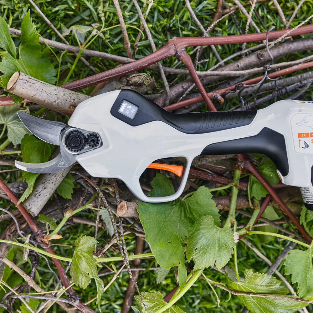 Electric Pruning Shears – 25mm Cutting Capacity, LED Display, Lightweight (<1kg)